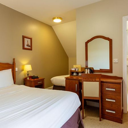 דנגרבן Tudor House Guest House מראה חיצוני תמונה
