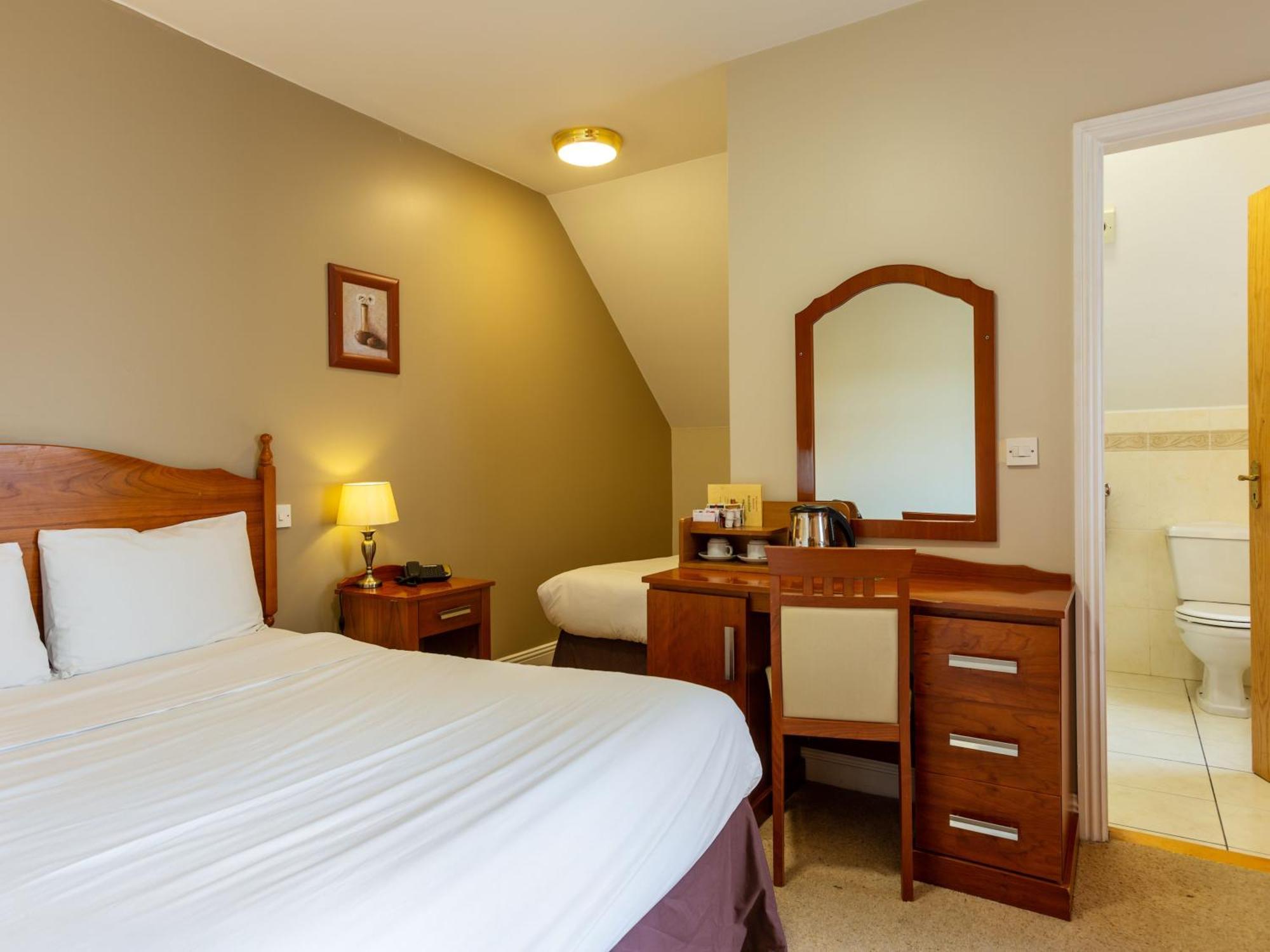 דנגרבן Tudor House Guest House מראה חיצוני תמונה